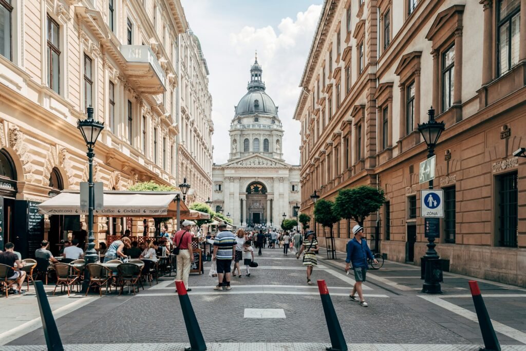 budapest street scams